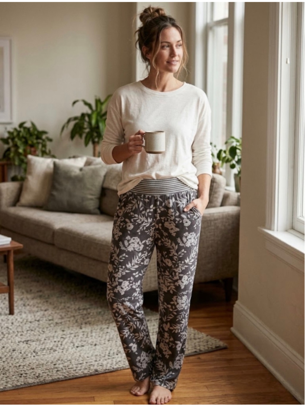 Women's Chico's Weekends Floral Pajama Pants Size S (1) Grey White